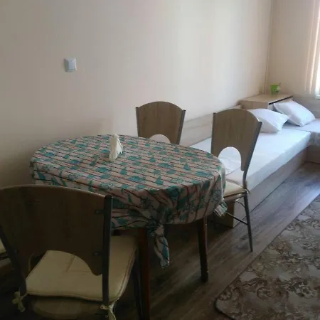 公寓 Karchev